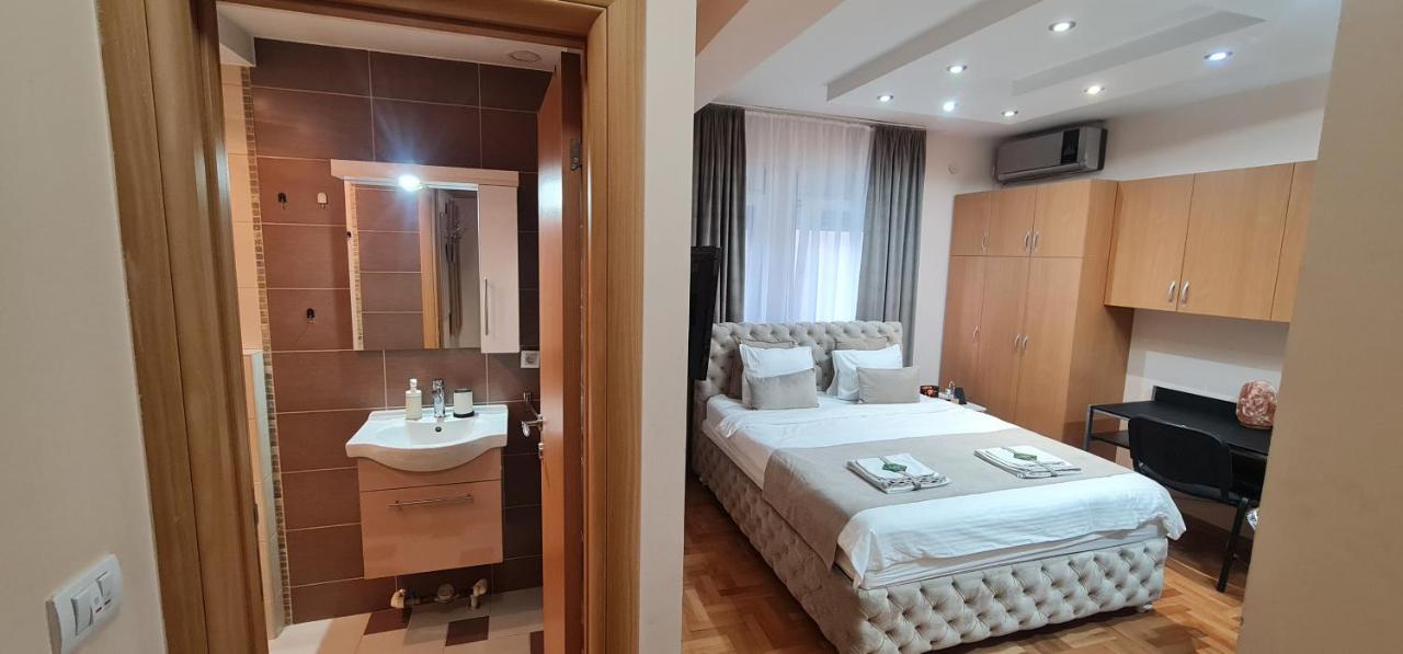 Design Apartment Business Lux 4 Star "Rio" Completely Business Lux Place In The City Center & Free Included Industry Optical Wifi & Netflix & Keyless Code Entry & Full Smart App & Kitchen & Washing Machine & Wide Terrace & Secure 2 Parking Place Ćuprija Exterior foto